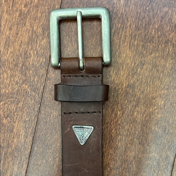 Vintage Guess Women’s Brown Leather Belt with Nickel Toned Buckle, Size Small - Picture 8 of 16